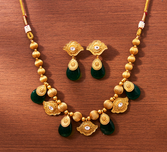 Viola || Necklace